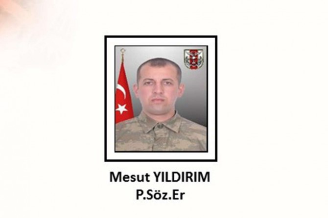 Kayalıklardan dengesini kaybederek düşen asker hayatını kaybetti