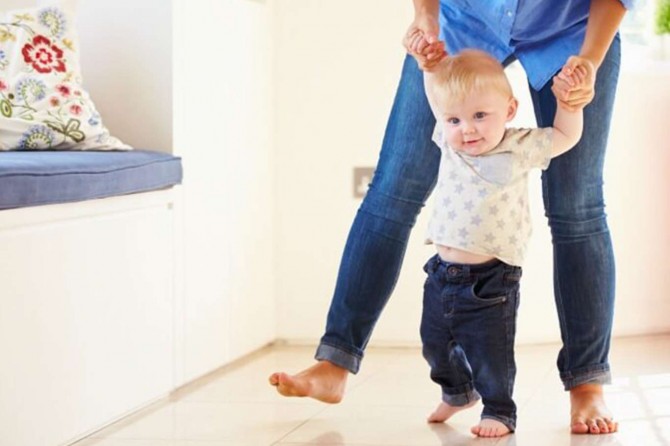 Çocukların geç yürümesi hastalığın belirtisi olabilir