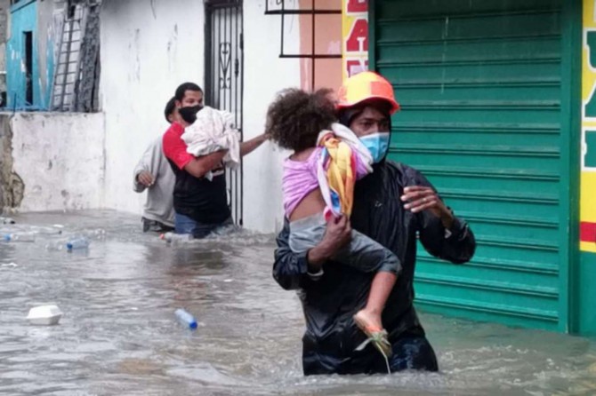 Laura kasırgasından etkilenen ülkelere taziye mesajı