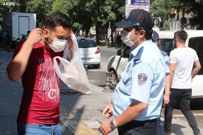 İstanbul'da maske denetimlerinde 15 bin 621 kişiye ceza verildi
