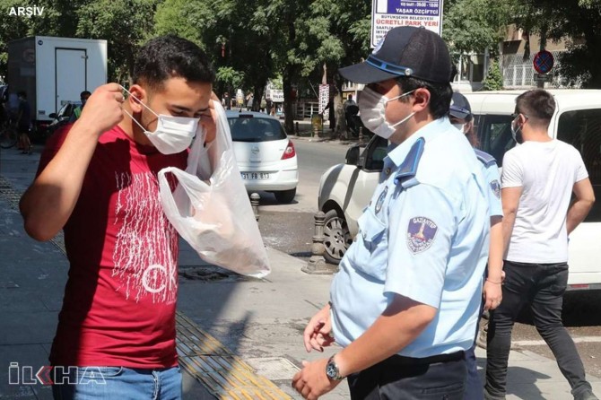 Li Stenbolê ji 15 hezar û 621 kesên ku maskê nedan ber devêxwe re ceza hat birîn