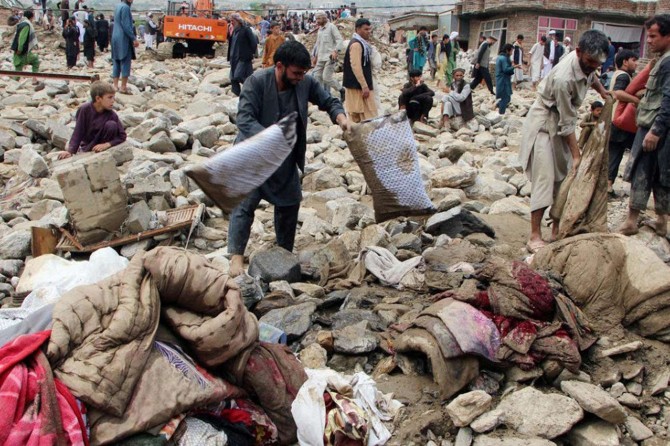 Afganistan'daki selde ölenlerin sayısı artıyor