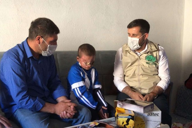 Erzurum Umut Kervanından cilt kanseri Salih'e yardım