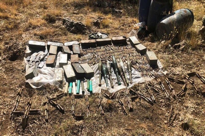 Pençe Kaplan Operasyonu’nda PKK'ye ait mühimmat ele geçirildi
