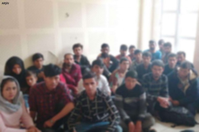 23 irregular migrants nabbed in Turkey’s capital, police say