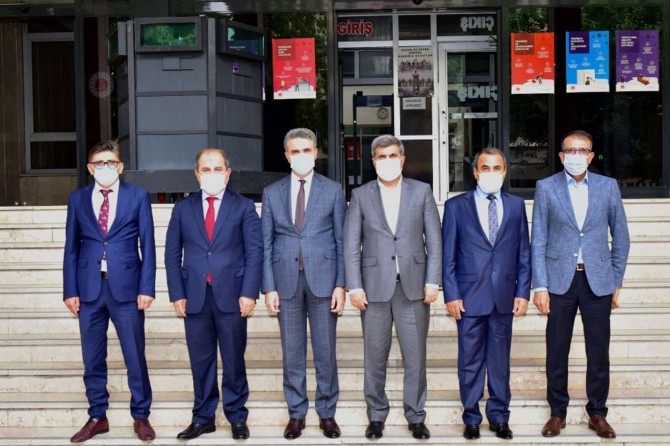 Malatya Valisi Baruş, adli yıl açılışında yargı mensuplarını ziyaret etti