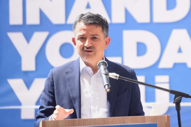 Bakan Pakdemirli: "Üzümde genel bir memnuniyet var"