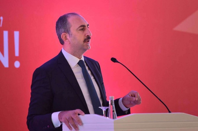 Bakan Gül: Kur'an'a saldırıların ardınan bir derginin çirkin provokasyonuna hazırlanılıyor