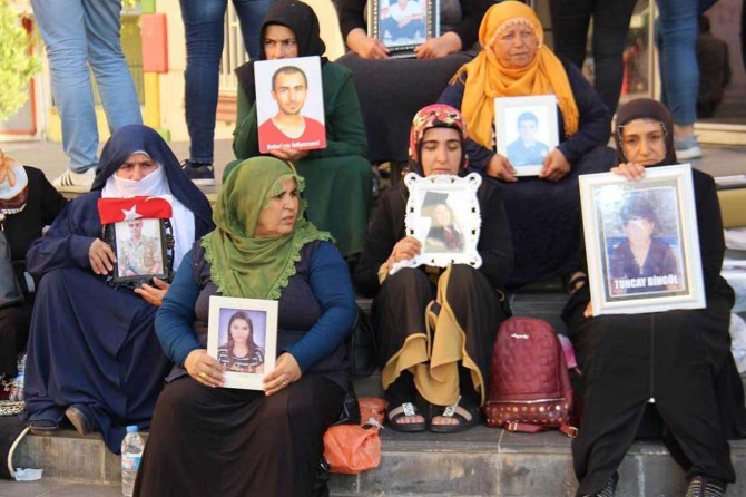 Bakan Soylu'dan "Diyarbakır anneleri" paylaşımı