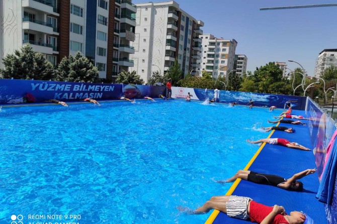 Estetik havuz, yüzme eğitiminin merkezi oldu