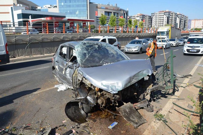 Diyarbakır Yeni Hal Köprülü Kavşağı'nda hatalı sollama kazaya yol açtı