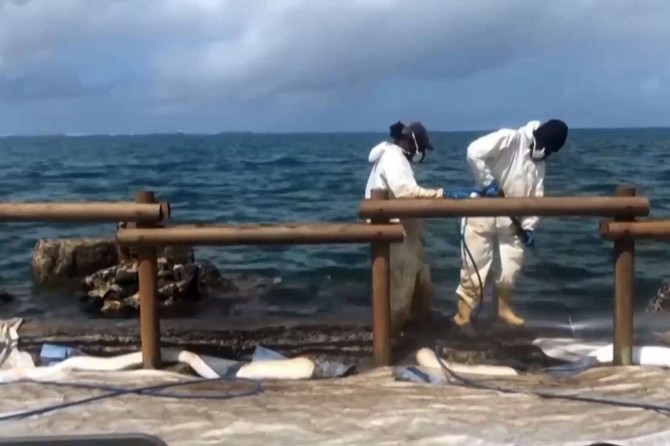 Mauritius sahillerinde sızan petrolün yol açtığı deniz kirliliği hala etkisini sürdürüyor