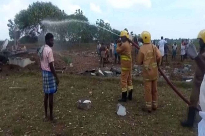 Hindistan'da fabrika yangını: 7 ölü