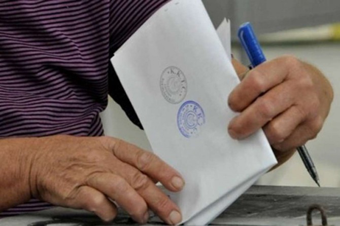 KKTC'dedüzenlenecek cumhurbaşkanlığı seçimi için adaylar başvurularını yapıyor