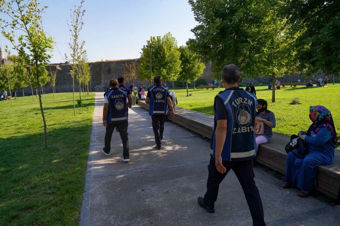 ​Diyarbakır'da çok dilli Turizm Zabıtası ekibi hizmet vermeye devam ediyor