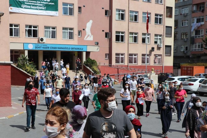 KPSS adayları soruları zor Covid-19 önlemlerini yetersiz buldu