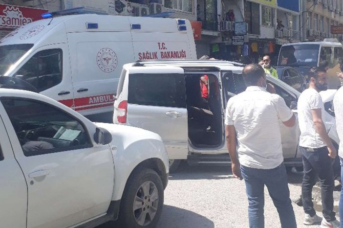 Nusaybin’de motosiklet ile otomobil çarpıştı: 2 yaralı