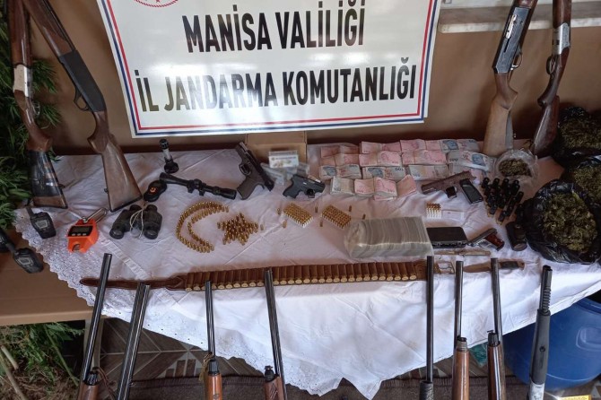 Manisa'da uyuşturucu operasyonunda 5 kişi gözaltına alındı