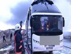 Seyir halindeki otobüs alev aldı