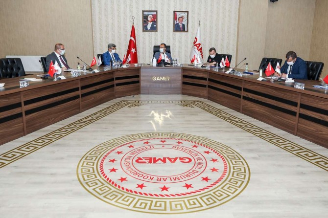 İçişleri Bakan Yardımcısı İsmail Çataklı incelemelerde bulunmak üzere Van'a geldi