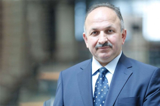 İLKHA'ya konuşan Bilim Kurulu Üyesi Öztürk uyardı: "Hastanede yer bulamayabiliriz"