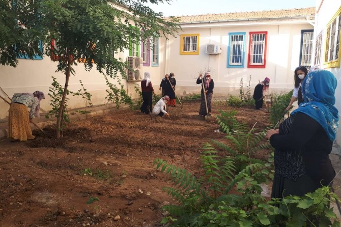 Batman’da bahçıvanlık kursunda kadınlar toprakla buluştu