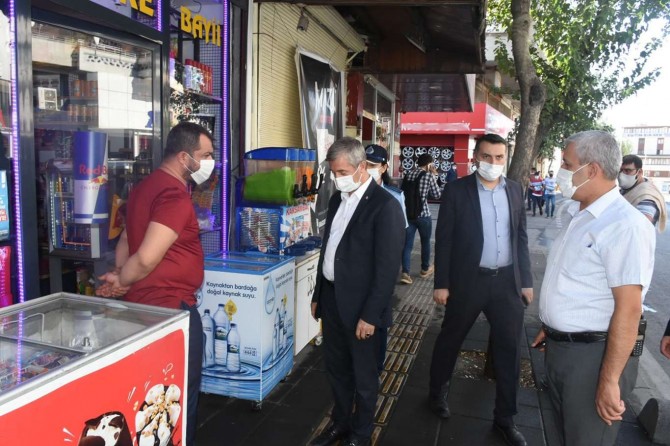 Gaziantep’te Covid-19 ile mücadele tedbirlerine yönelik kapsamlı denetimler yapıldı