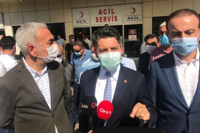 Adana Saimbeyli Belediye Başkanı Gökçe, meclis toplantısında darp edildi