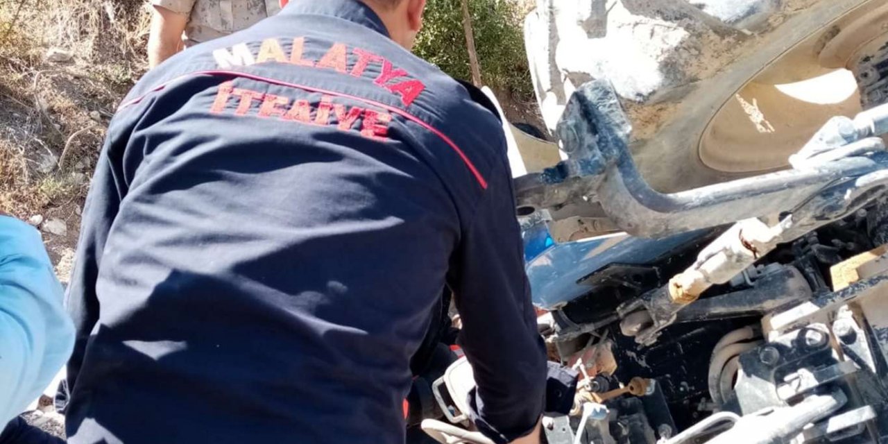 Hekimhan'da traktörün altında kalan sürücü hayatını kaybetti