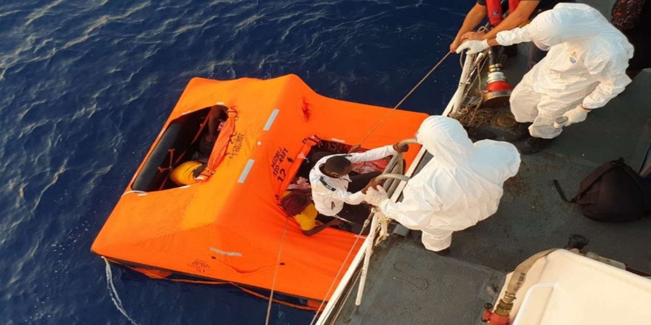 İzmir, Muğla ve Aydın'da 100 düzensiz göçmen kurtarıldı