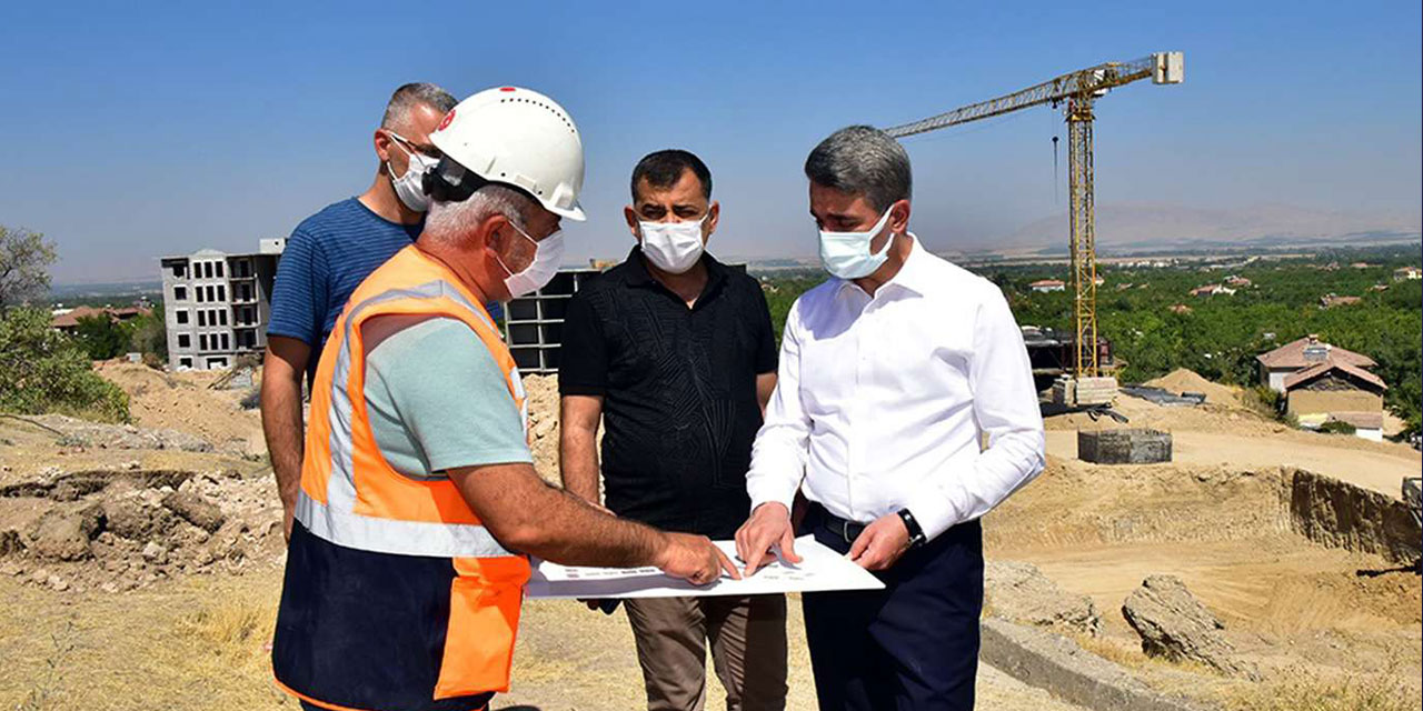 Malatya Valisi Baruş, depremzedeler için yapılan konut projelerini inceledi