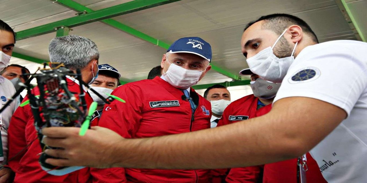 Bakan Karaismailoğlu: "Yerli ve milli uydu 2022'de uzaya fırlatılacak"