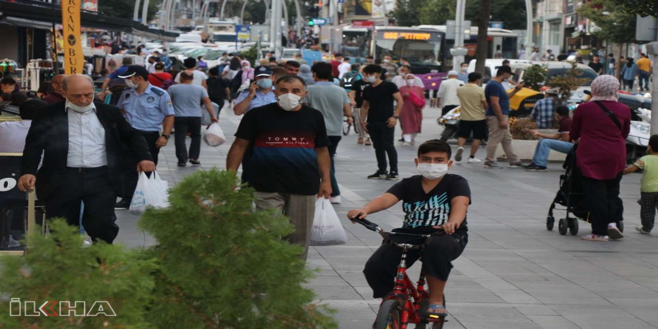 Halk artan işsizlik oranları ve hayat pahalılığından dertli