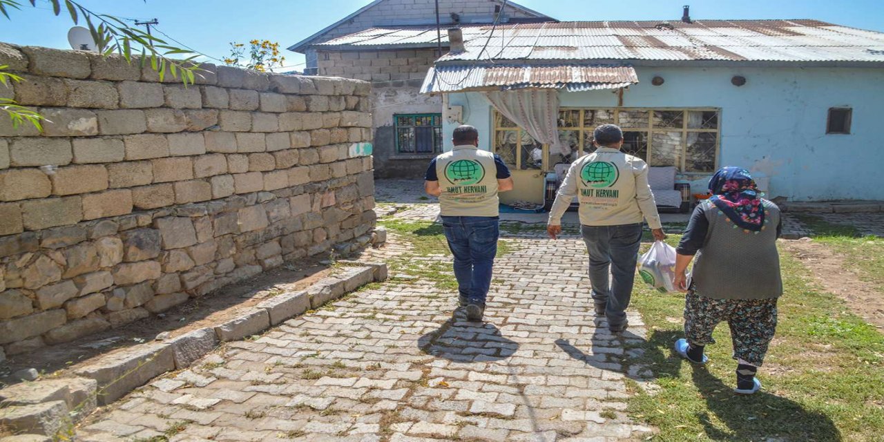 Ağrı Umut Kervanı eylül ayında onlarca aileye ulaştı
