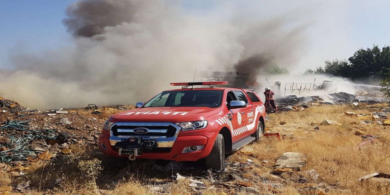 Malatya’da bir iş yerinde çıkan yangın korkuttu