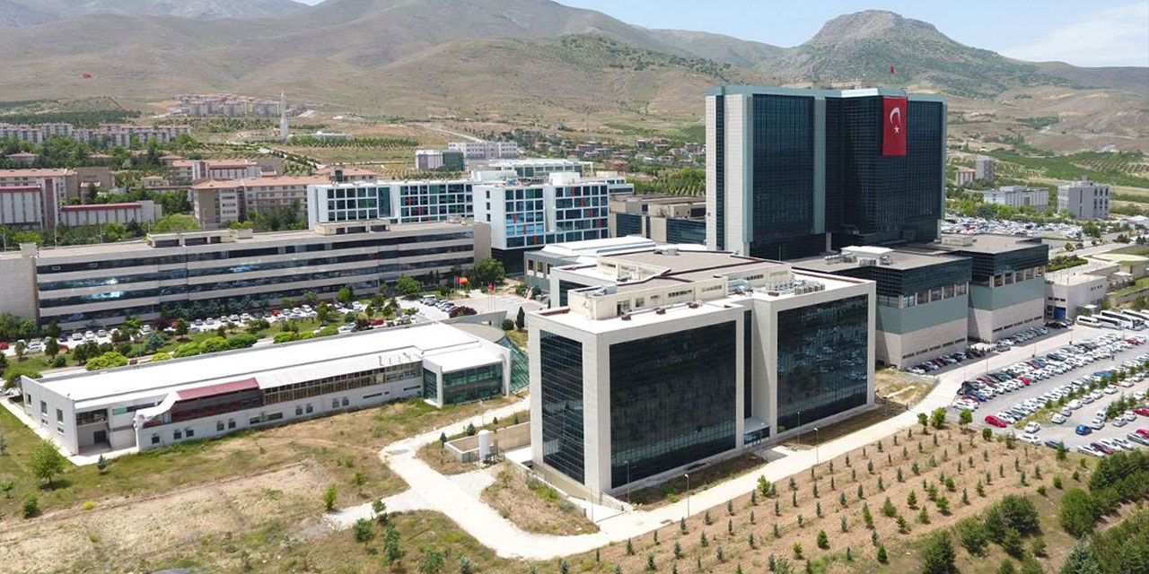 Malatya Turgut Özal Tıp Merkezi'nde Covid-19 aşısı denenecek