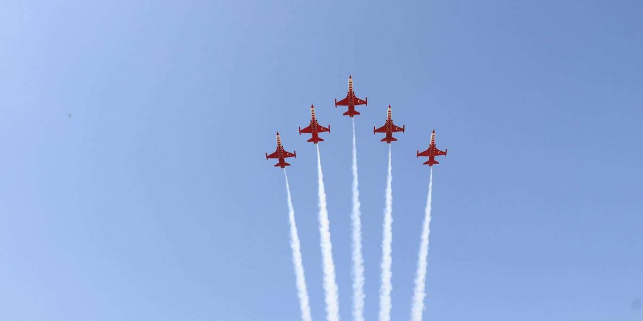 TEKNOFEST gösteri uçuşlarıyla devam etti