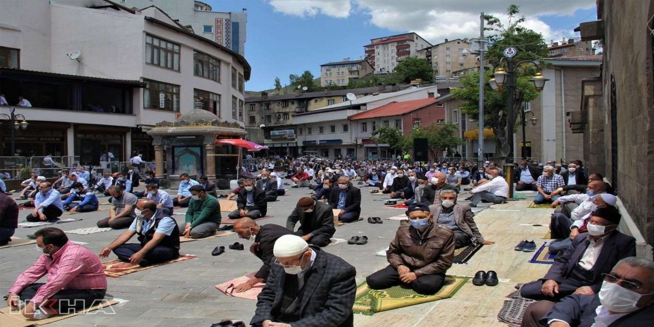 Bu haftaki cuma hutbesinde cami ve ilmin önemine vurgu yapıldı