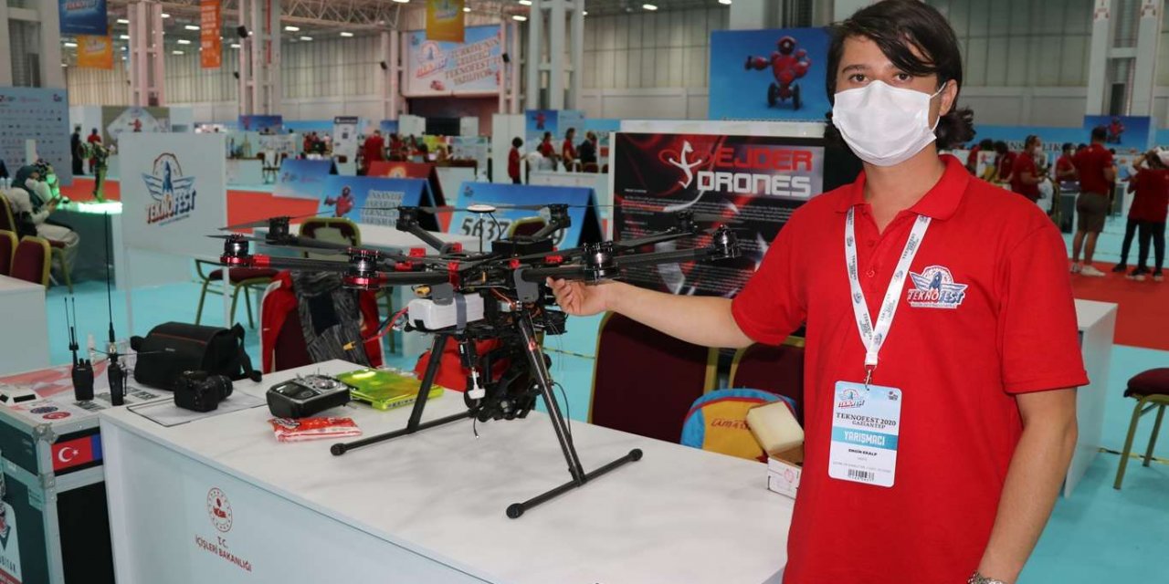 TEKNOFEST'te hünerlerini sergileyen öğrenciler projeleriyle göz dolduruyor