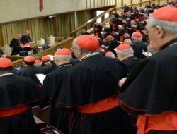 Papa İlk Turda Seçilemedi