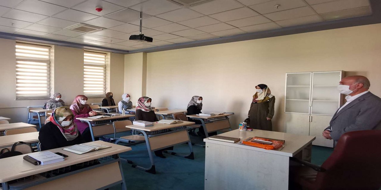 Van'da Kur'an kurslarında yüz yüze eğitim başladı