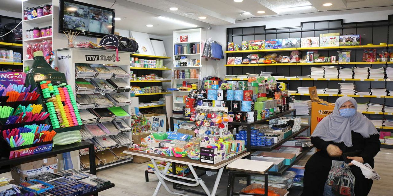 Şanlıurfa'da kırtasiyeciler sezondan umduğunu bulamadı