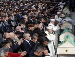 Almanya'daki yangında ölenler defnedildi