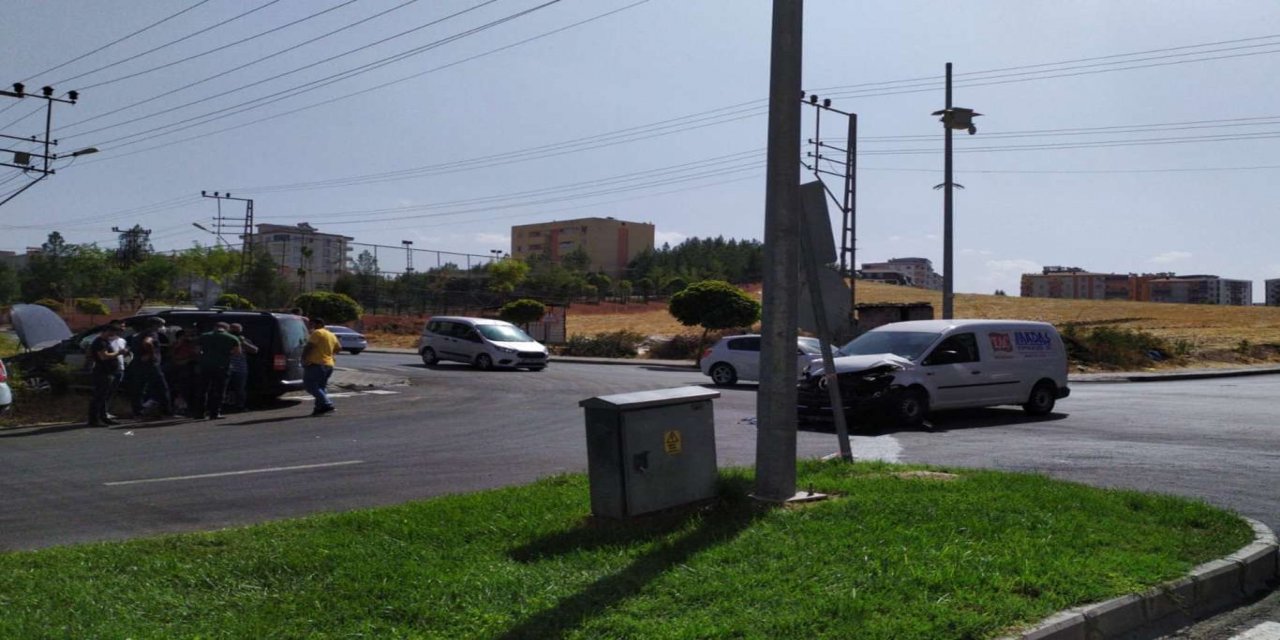 Batman’da maddi hasarlı kaza