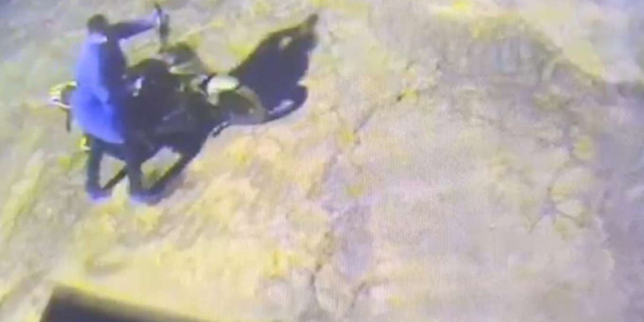 Motosiklet hırsızlığı güvenlik kamerasında