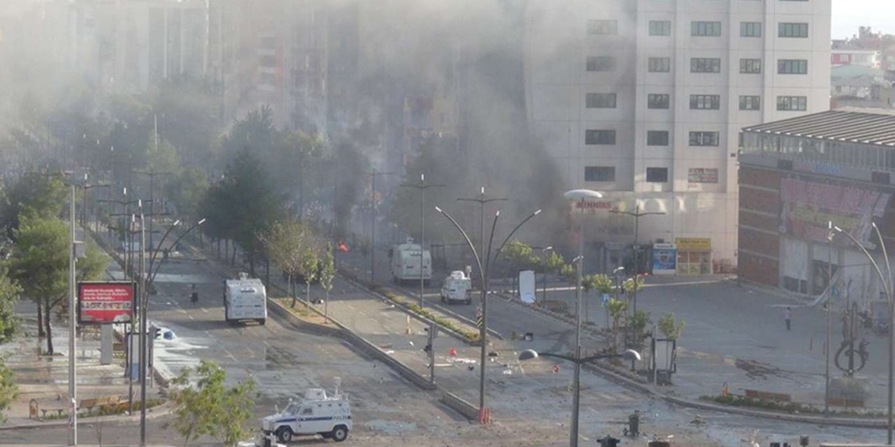 Yazarlar, 6-8 Ekim katliamının müsebbiplerinin gereken cezayı almalarını istiyor