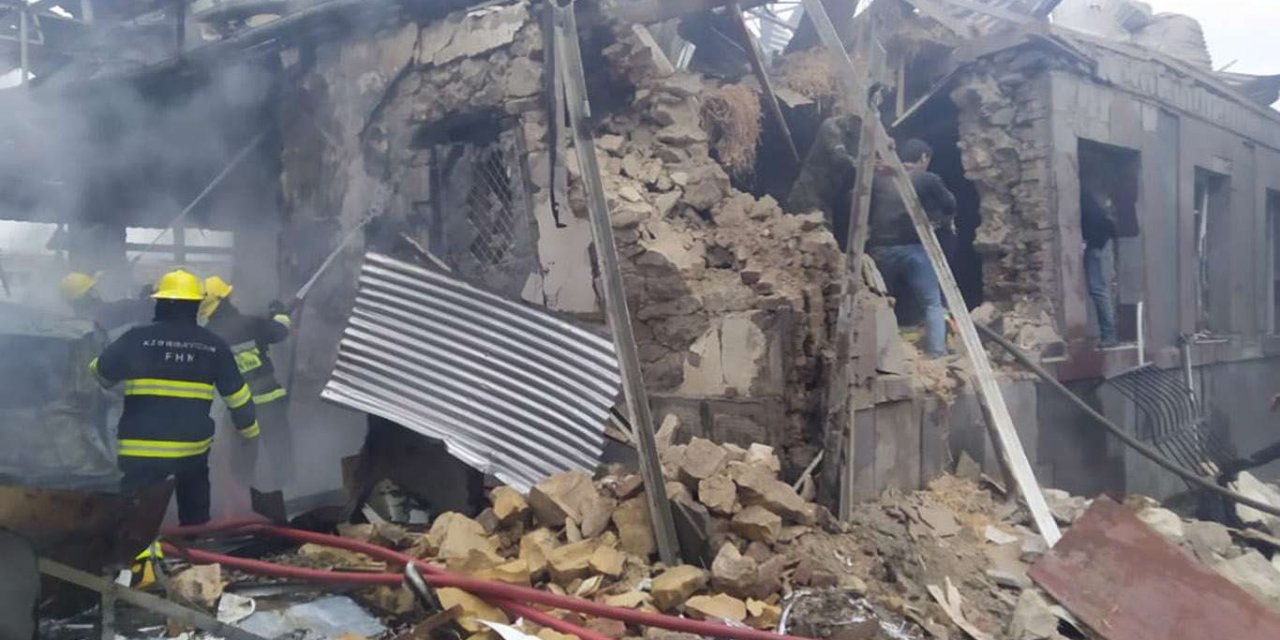 Ermenistan, Azerbaycan'daki sivil yerleşim yerlerine saldırıyor