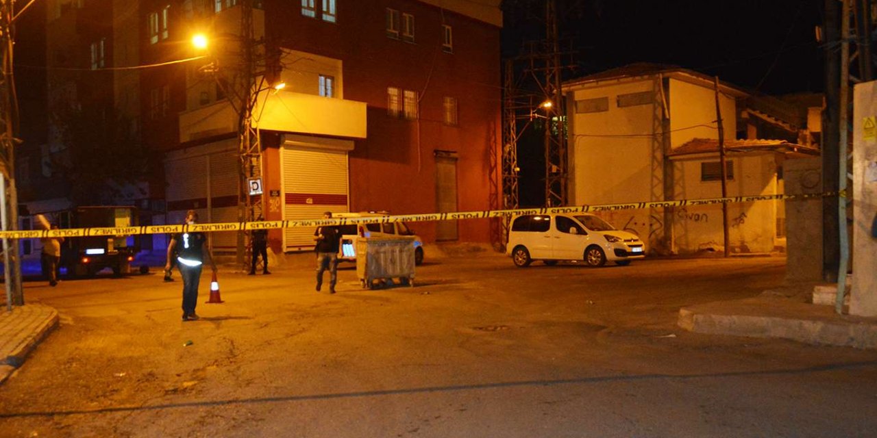 Şüpheli çanta fünye ile patlatıldı