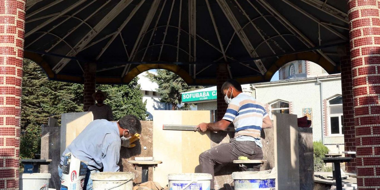 Van'daki türbelerde yenileme ve onarım çalışması başlatıldı