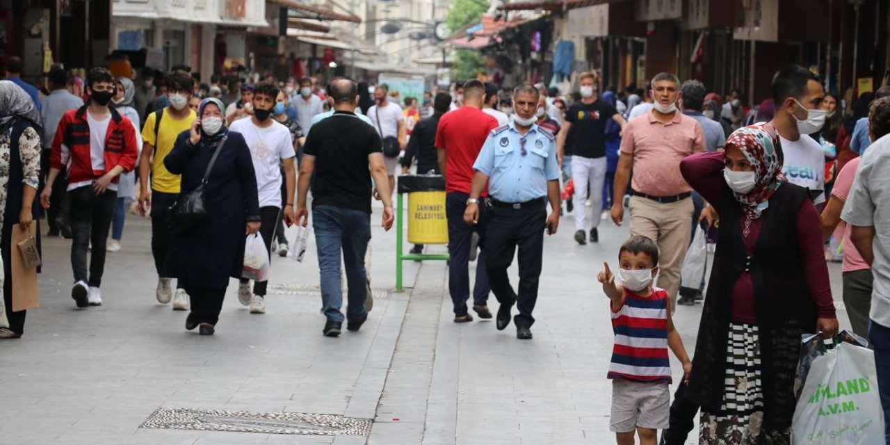 Covid-19 kurallarına uymayan bin 35 kişiye idari işlem uygulandı